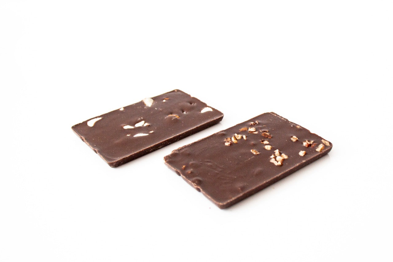 2 barras de chocolate semiamargo con almendra y nuez